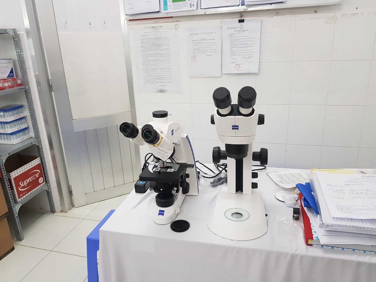 Đội ngũ T service – Thăng long Instruments hoàn thành việc lắp đặt kính hiển vi tại trung tâm y tế huyện Krông nô và trung tâm y tế Đak Pơ.
