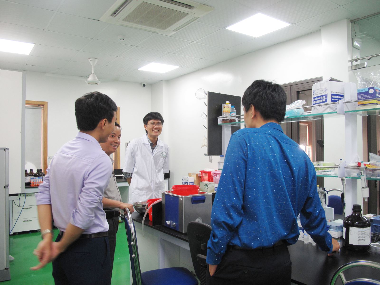 Trung Tâm T-lab chào đón khách hàng từ Học Viện Quân Y đến thăm quan tại Phòng Thí Nghiệm